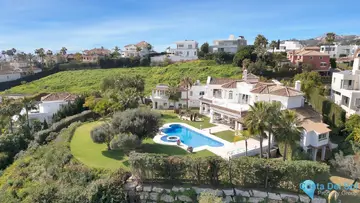 7 bedroom House for Sale in Nueva Andalucía-47066