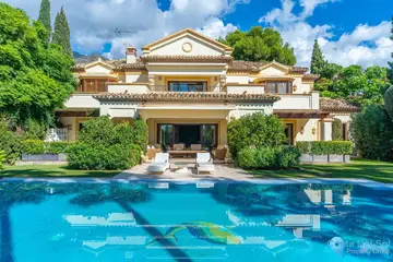 7 bedroom House for Sale in Sierra Blanca-47302