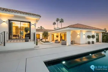 5 bedroom House for Sale in Nueva Andalucía
