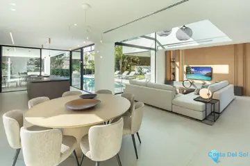 5 bedroom House for Sale in Marbella-47550