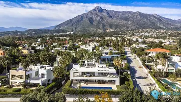 5 bedroom House for Sale in The Golden Mile-47595