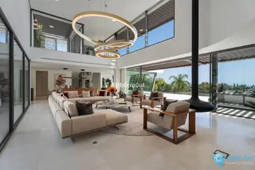 6 bedroom House for Sale in La Quinta-47800