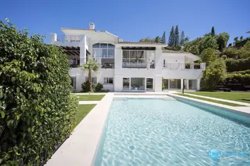 7 bedroom House for Sale in Benahavís