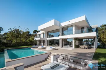 5 bedroom House for Sale in El Madroñal-47827