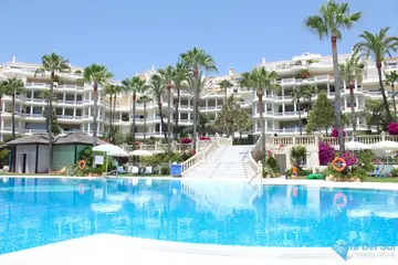 4 bedroom Apartment for Sale in New Golden Mile-47931