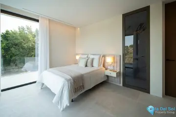 6 bedroom House for Sale in El Paraiso-47964