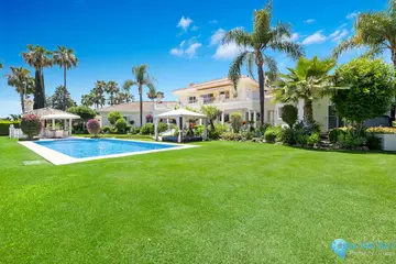 6 bedroom House for Sale in Nueva Andalucía-47980