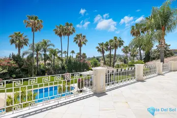 6 bedroom House for Sale in Nueva Andalucía-47983