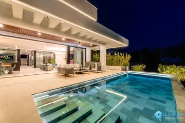6 bedroom House for Sale in El Madroñal-48099