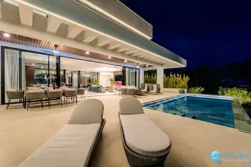 6 bedroom House for Sale in El Madroñal-48101