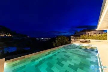 6 bedroom House for Sale in El Madroñal-48102
