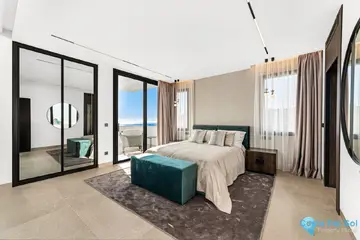 6 bedroom House for Sale in El Madroñal-48112