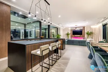 6 bedroom House for Sale in El Madroñal-48124