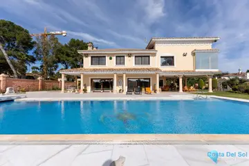 7 bedroom House for Sale in Los Monteros