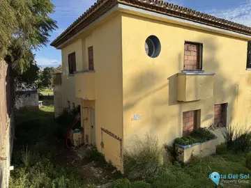 3 bedroom House for Sale in Estepona-17420