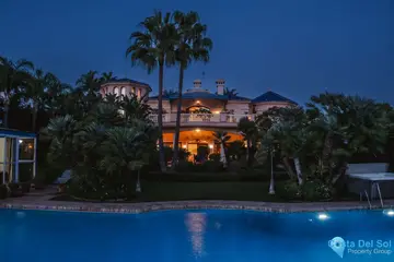 6 bedroom House for Sale in Nueva Andalucía-48248