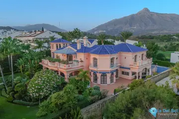 6 bedroom House for Sale in Nueva Andalucía-48232