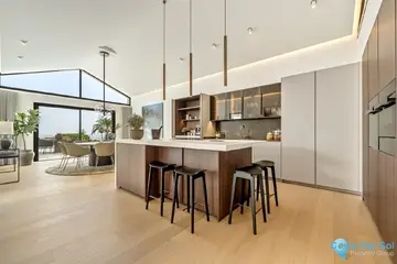 5 bedroom House for Sale in The Golden Mile-48312