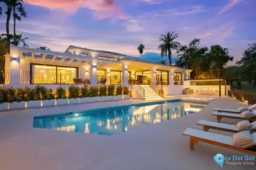 5 bedroom House for Sale in Nueva Andalucía