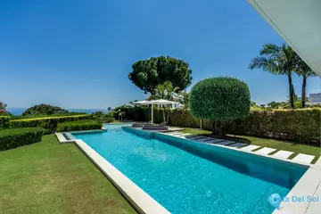 5 bedroom House for Sale in The Golden Mile-48382