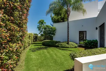 5 bedroom House for Sale in The Golden Mile-48384