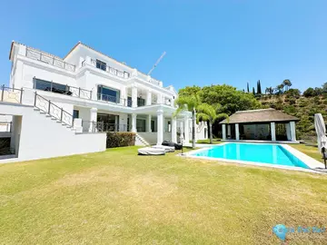 5 bedroom House for Sale in El Madroñal-48437