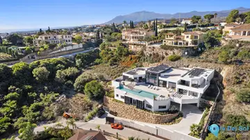 6 bedroom House for Sale in El Paraiso-48450