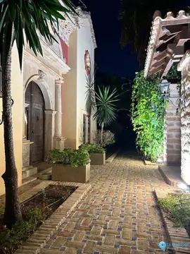 6 bedroom House for Sale in Sierra Blanca-48490