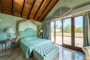 6 bedroom House for Sale in Sierra Blanca-48492