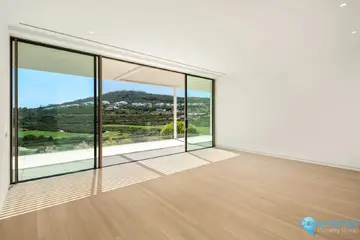 5 bedroom House for Sale in Casares-48514