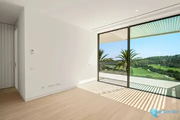 5 bedroom House for Sale in Casares-48520
