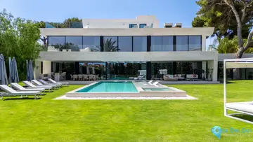 6 bedroom House for Sale in Los Monteros-48544