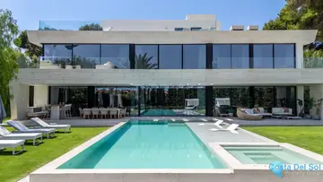 6 bedroom House for Sale in Los Monteros-48547