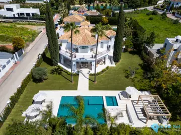 5 bedroom House for Sale in Nueva Andalucía-48583