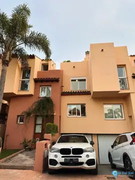 3 bedroom House for Sale in Nueva Andalucía