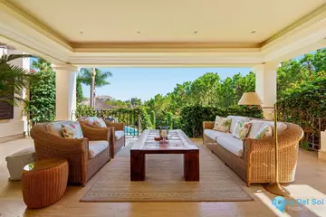 6 bedroom House for Sale in The Golden Mile-48671