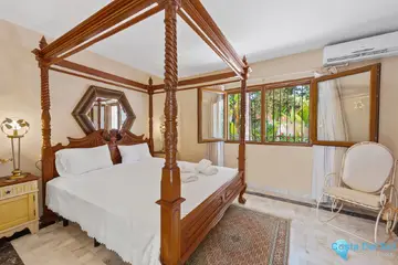 6 bedroom House for Sale in Estepona-48864