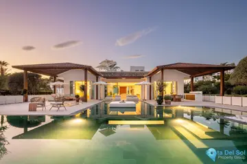 6 bedroom House for Sale in Nueva Andalucía-49028
