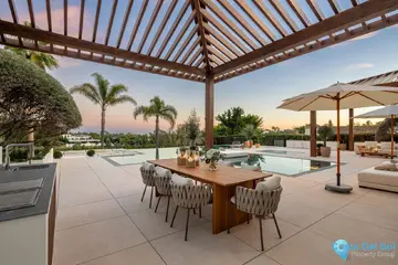 6 bedroom House for Sale in Nueva Andalucía-49029