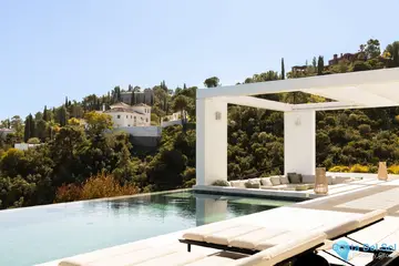 7 bedroom House for Sale in El Madroñal-49091