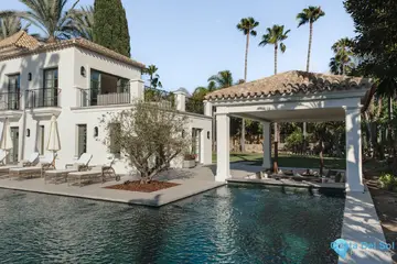 6 bedroom House for Sale in Nueva Andalucía-49096