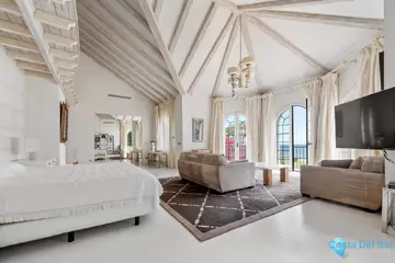 9 bedroom House for Sale in Estepona-49126