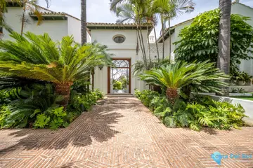 6 bedroom House for Sale in Sierra Blanca-49140