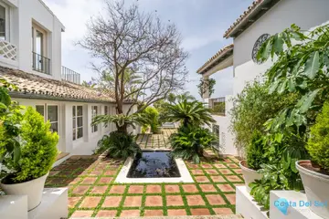 6 bedroom House for Sale in Sierra Blanca-49142