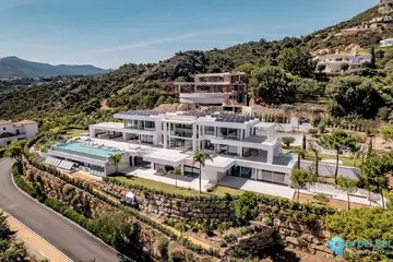7 bedroom House for Sale in Benahavís