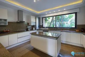 4 bedroom House for Sale in Puerto Banús-49187