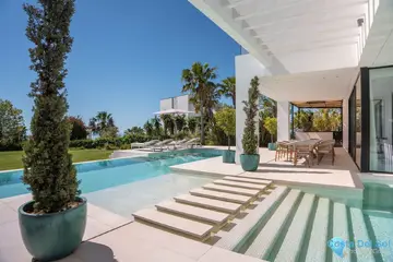 9 bedroom House for Sale in Estepona-49210
