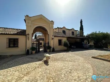 9 bedroom House for Sale in La Mairena-49228