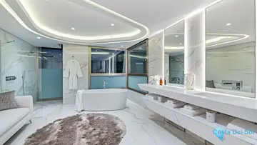 6 bedroom House for Sale in Marbella-49258
