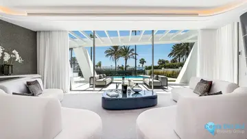 6 bedroom House for Sale in Marbella-49267